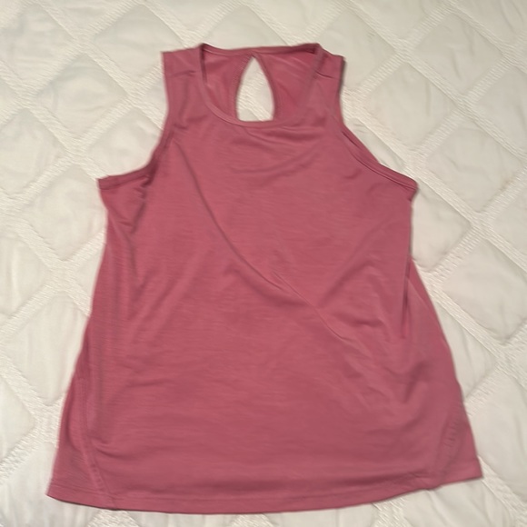 Athleta Girl - Lot of 3 tank tops in good condition. - Picture 5 of 5